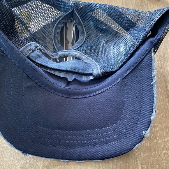 Womenβs MAMA Mom Ponytail Trucker Hat Baseball Hat Blue Distressed Vintage Wash - Picture 4 of 5